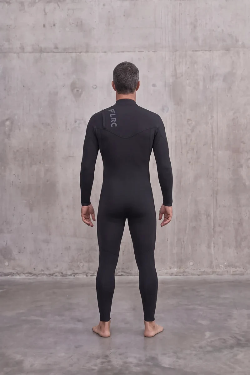 Back panel and yoke seam, full length