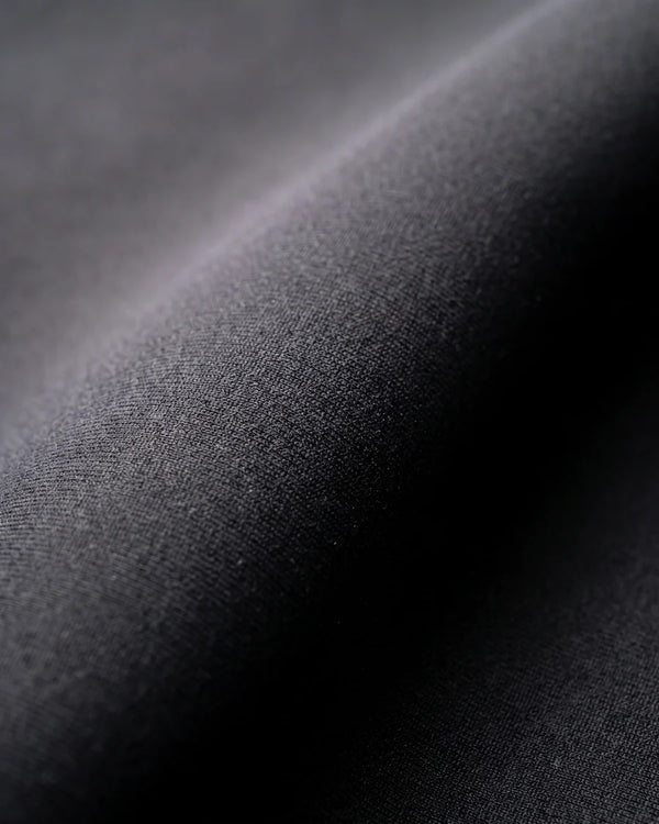 Close-up of the limestone neoprene face fabric on the Men's 1.5mm Wetsuit Top V2